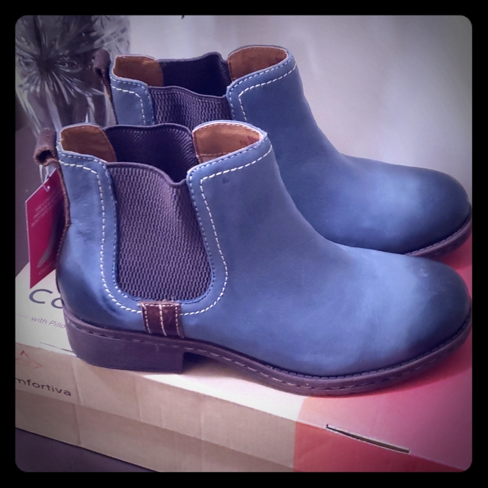 Comfortiva Salara Leather Chelsea Boots